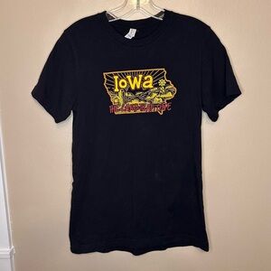 Iowa Graphic Black T-Shirt Size Medium The Land That I Love